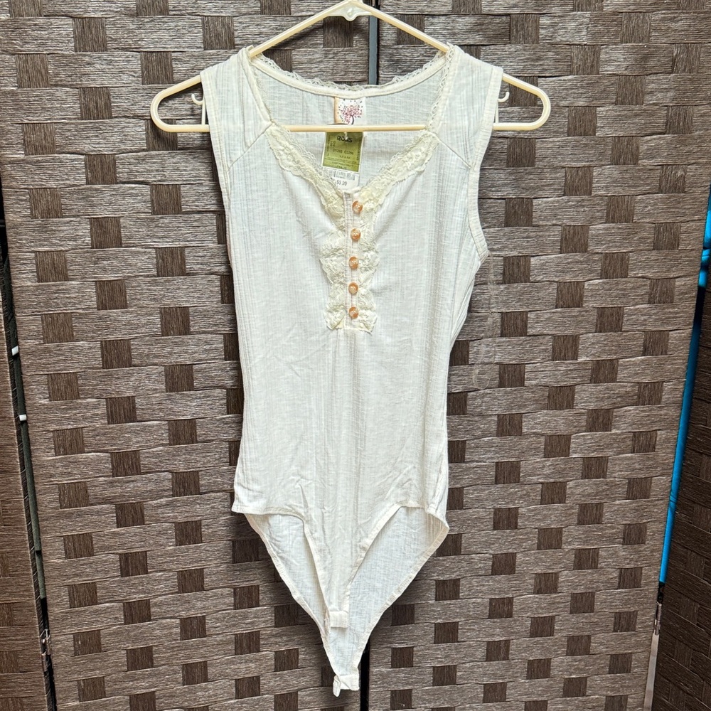 Self Esteem Cream Sleeveless Top